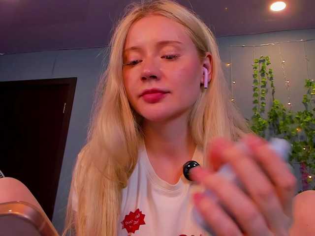 LillieBerry live cam on BongaCams