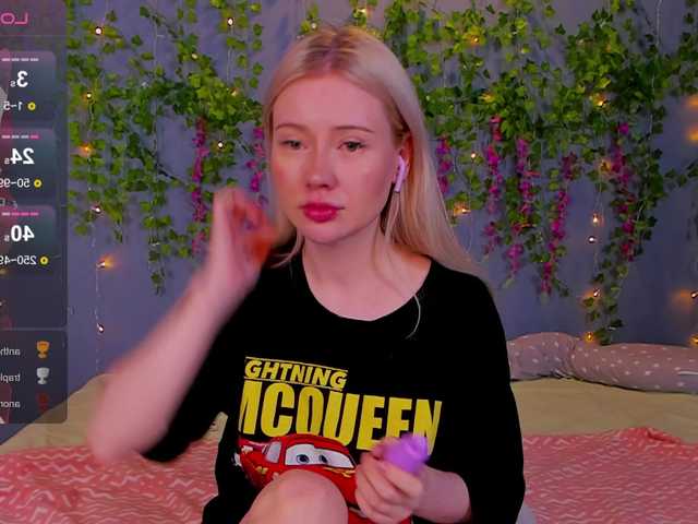 LillieBerry live cam on BongaCams