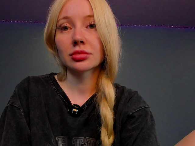 LillieBerry live cam on BongaCams