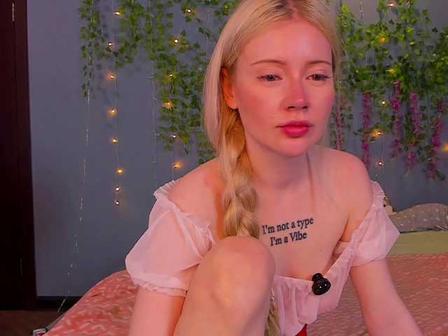 LillieBerry live cam on BongaCams
