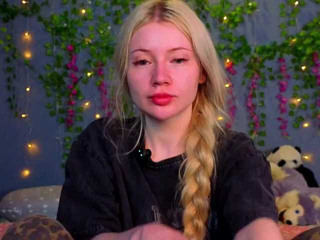 LillieBerry live cam on BongaCams
