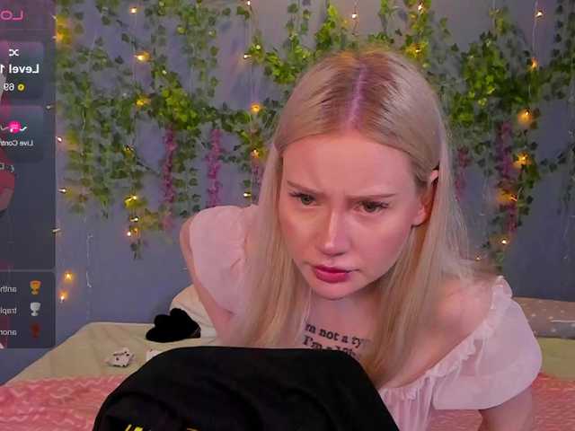 LillieBerry live cam on BongaCams