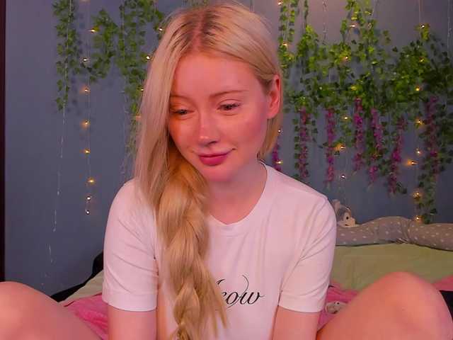 LillieBerry live cam on BongaCams