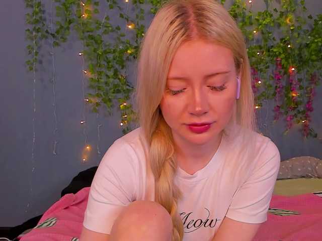 LillieBerry live cam on BongaCams