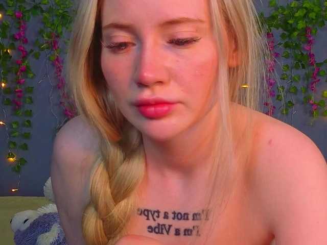 LillieBerry live cam on BongaCams