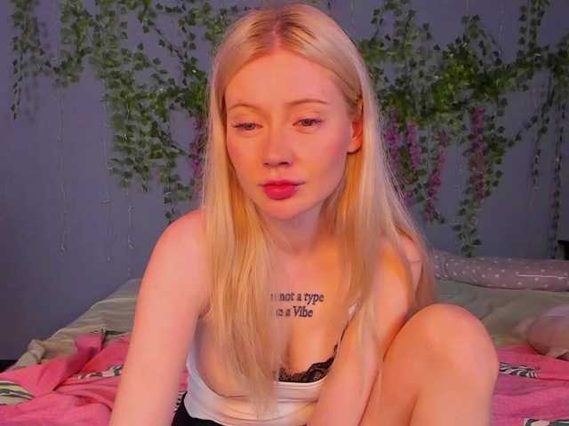 LillieBerry live cam on BongaCams