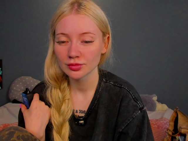 LillieBerry live cam on BongaCams
