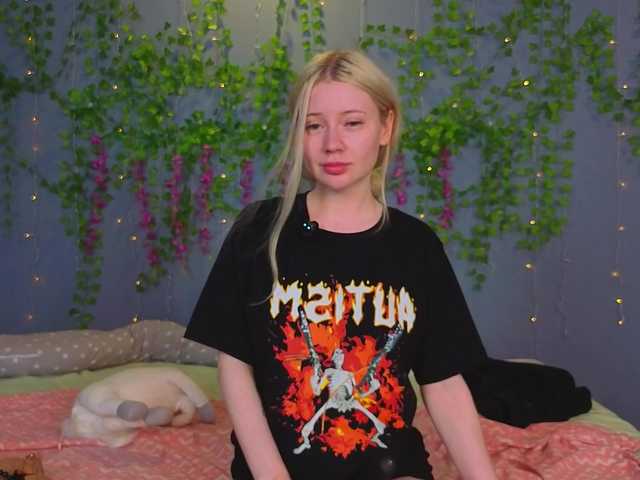 LillieBerry live cam on BongaCams