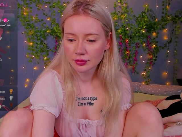 LillieBerry live cam on BongaCams