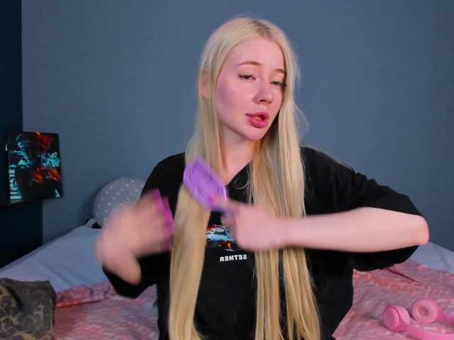 LillieBerry live cam on BongaCams