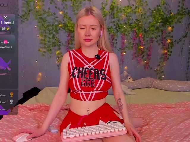 LillieBerry live cam on BongaCams