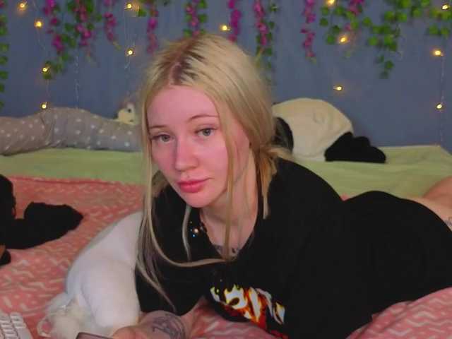 LillieBerry live cam on BongaCams