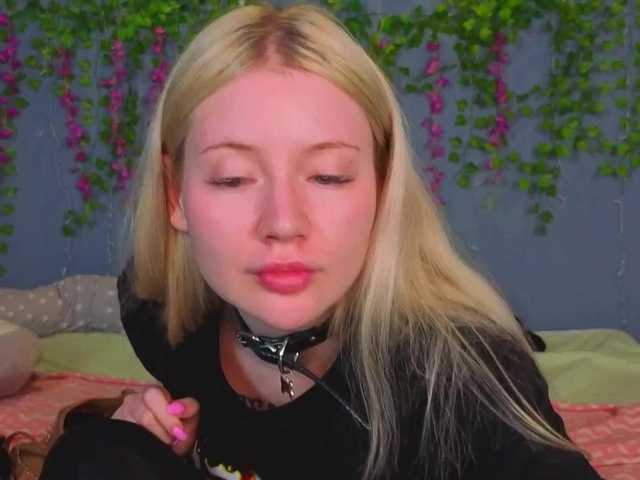 LillieBerry live webcam show