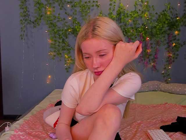 LillieBerry live cam on BongaCams