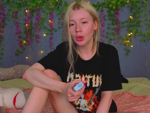 LillieBerry live cam on BongaCams