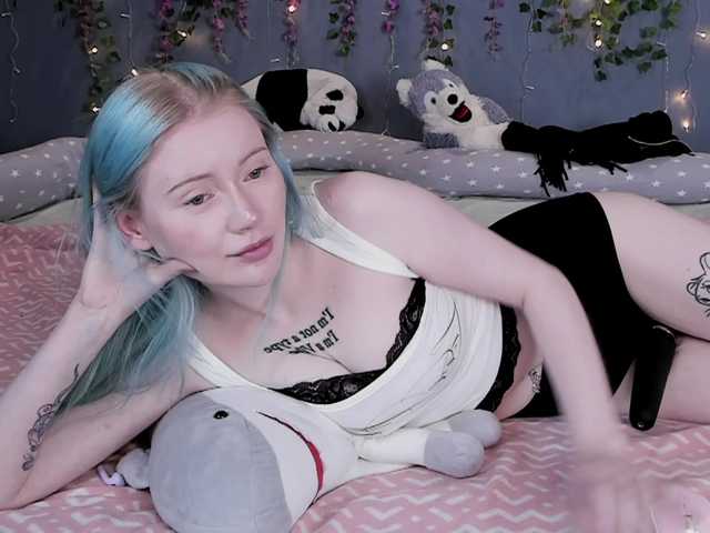 LillieBerry live cam on BongaCams