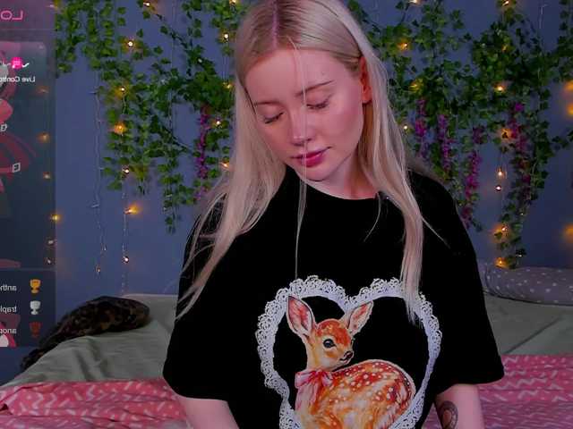 LillieBerry live cam on BongaCams