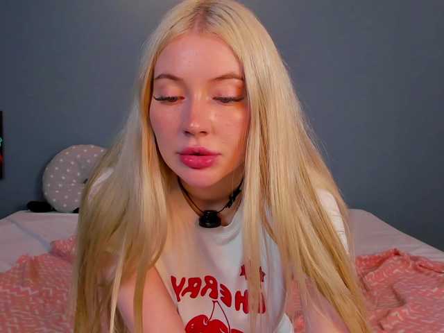 LillieBerry live cam on BongaCams