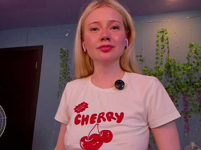 LillieBerry live webcam show
