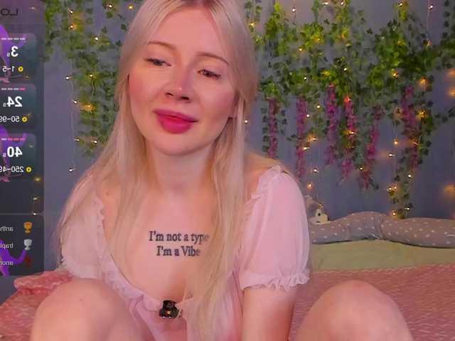 LillieBerry live cam on BongaCams
