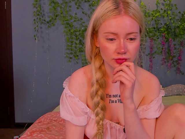 LillieBerry live cam on BongaCams