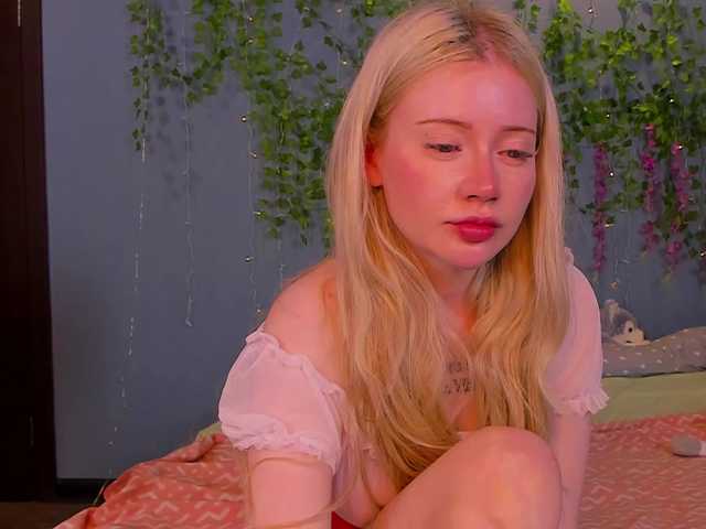 LillieBerry live cam on BongaCams