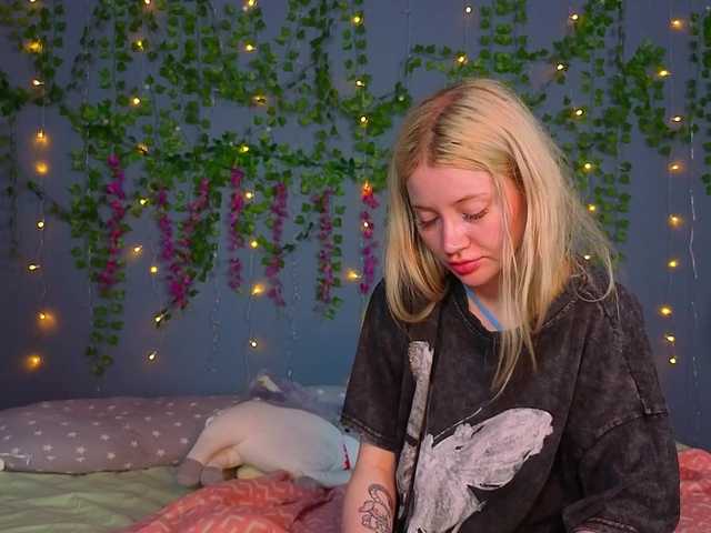 LillieBerry live cam on BongaCams