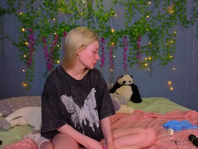 LillieBerry live cam on BongaCams