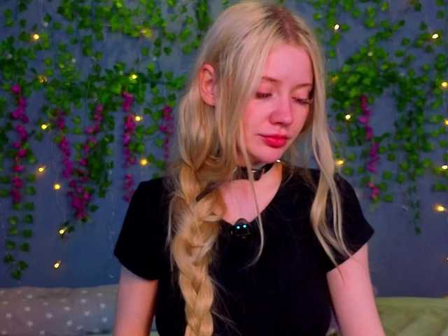 LillieBerry live cam on BongaCams