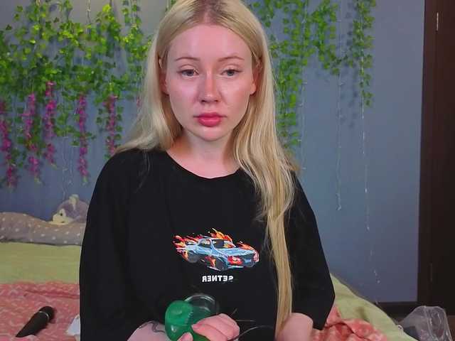 LillieBerry live cam on BongaCams
