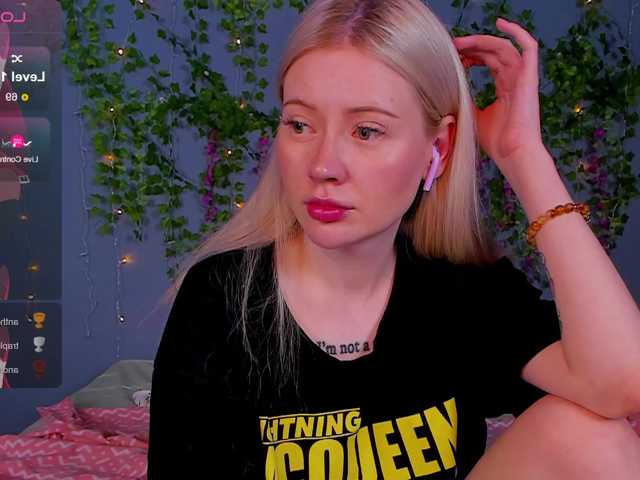 LillieBerry live cam on BongaCams