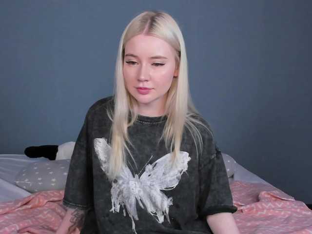 LillieBerry live cam on BongaCams
