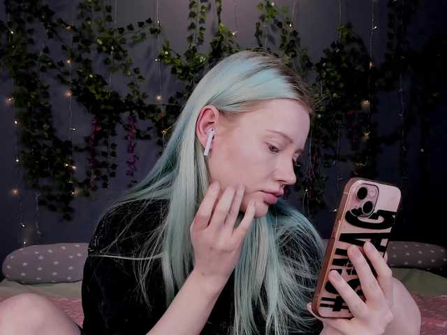 LillieBerry live cam on BongaCams