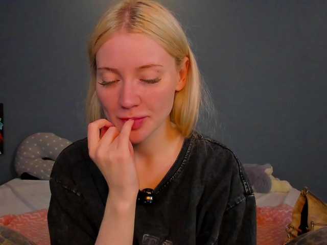LillieBerry live cam on BongaCams
