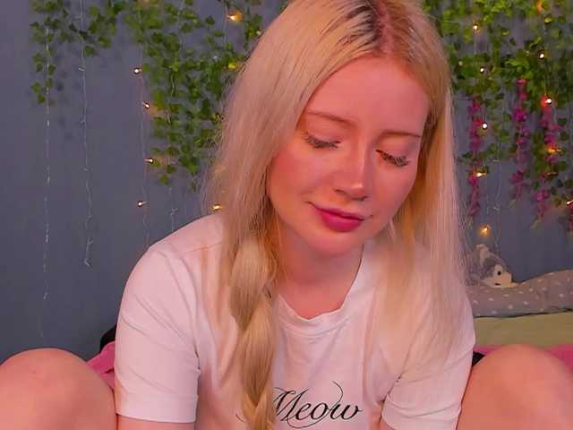 LillieBerry live cam on BongaCams