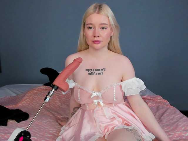 LillieBerry live cam on BongaCams