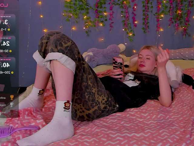 LillieBerry live cam on BongaCams