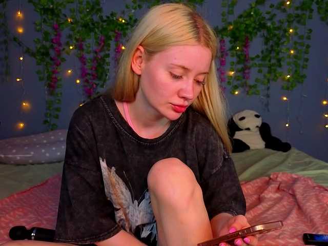 LillieBerry live cam on BongaCams