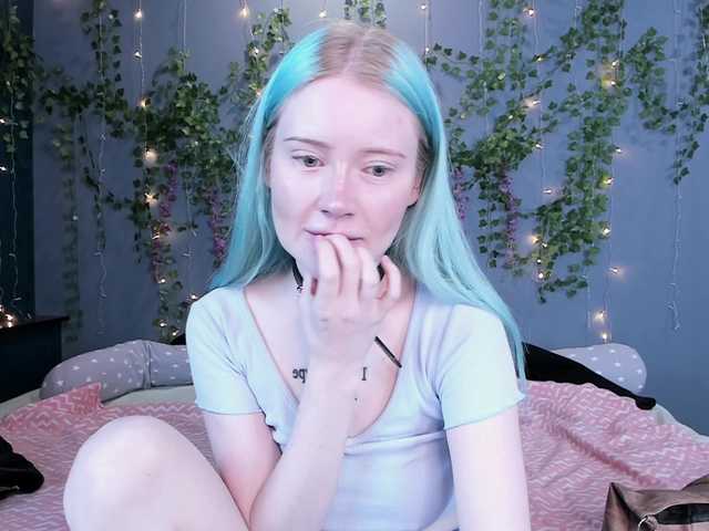 LillieBerry live cam on BongaCams