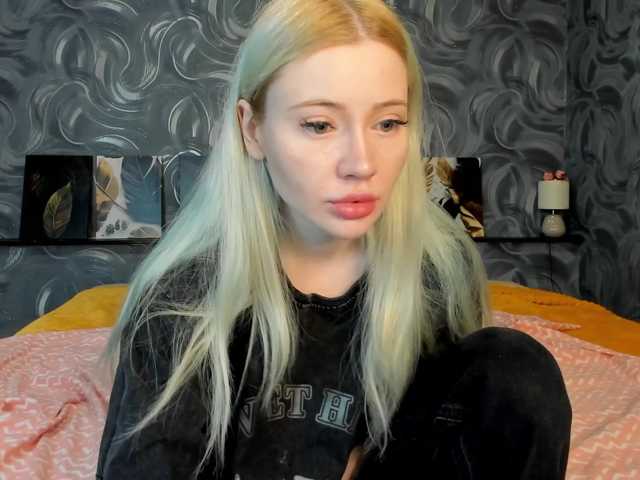 LillieBerry live cam on BongaCams