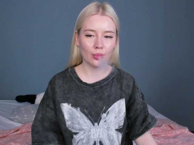 LillieBerry Live Cam on BongaCams