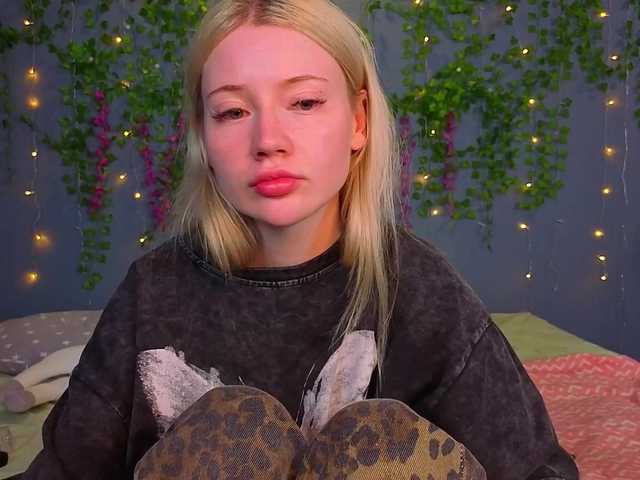 LillieBerry live cam on BongaCams