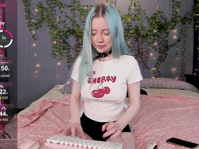 LillieBerry live cam on BongaCams