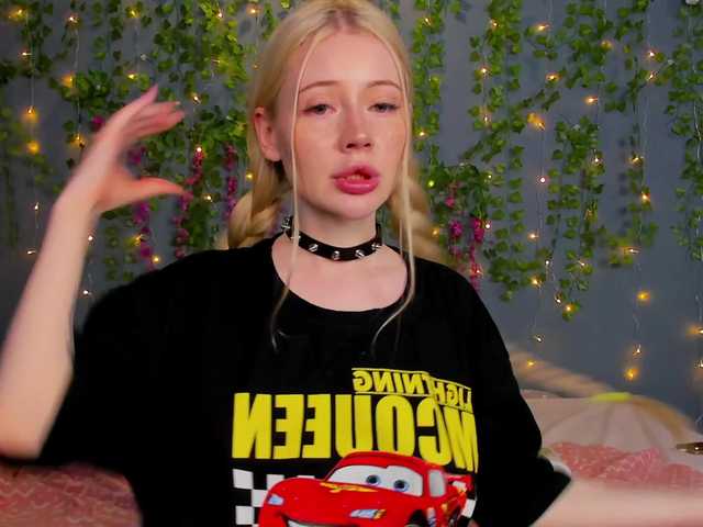LillieBerry live cam on BongaCams