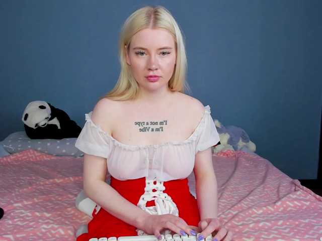 LillieBerry live cam on BongaCams