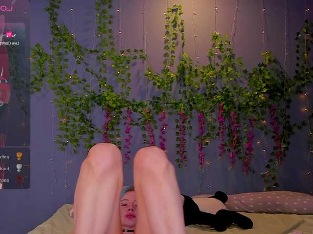 LillieBerry live cam on BongaCams
