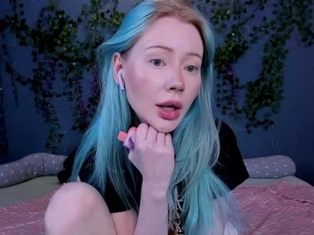 LillieBerry live cam on BongaCams