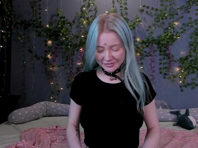 LillieBerry live cam on BongaCams