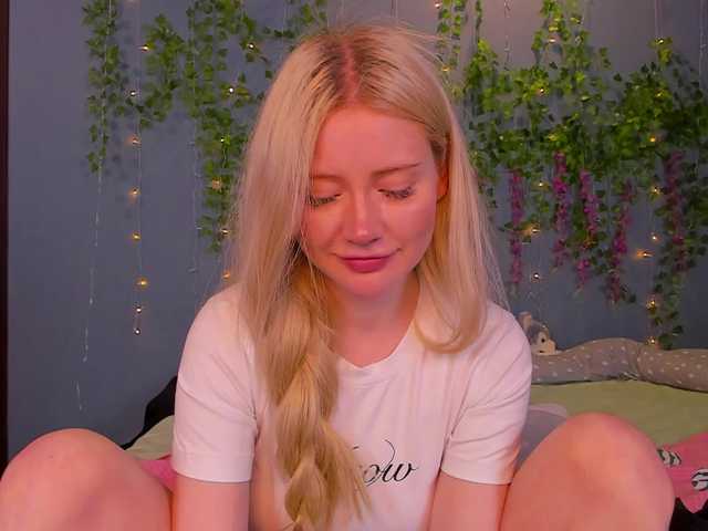 LillieBerry live cam on BongaCams