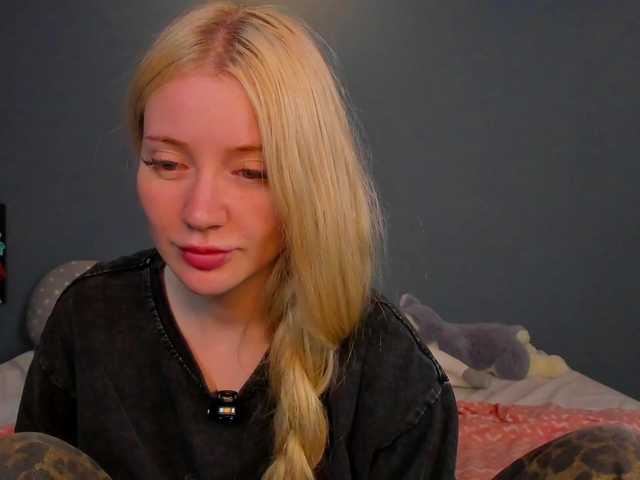 LillieBerry live cam on BongaCams